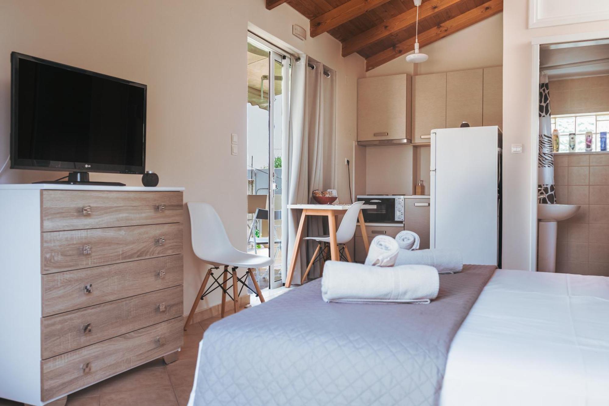 Plakoures Home Kounoupidhianá Exteriör bild